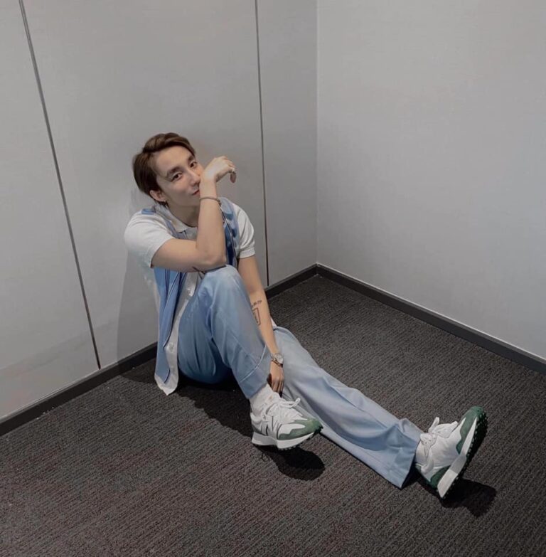 giay son tung m-tp; new balance 327