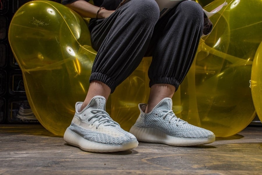 yeezy-350-boost-v2-cloud-white-fw3043