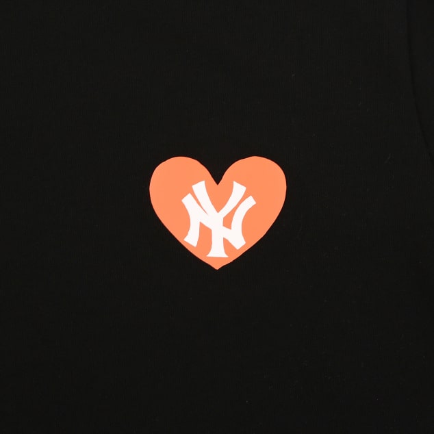 áo phông mlb heart short sleeve t shirt new york yankees black 31tsh1031-50l