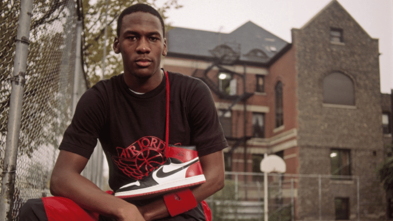 nike-va-nhung-mau-giay-gan-lien-voi-lich-su