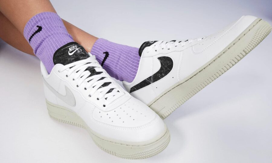 giay-nu-nike-air-force-1-07-se-recycled-wool-pack-white-black-da6682-100