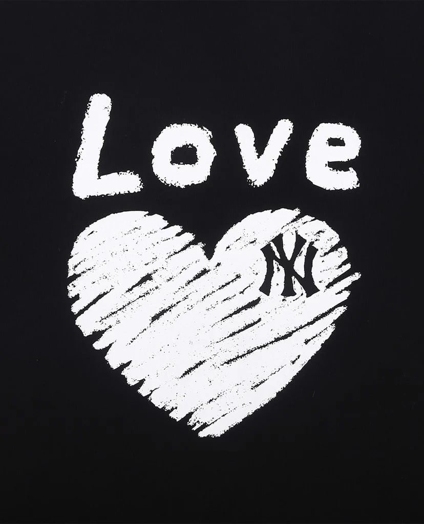 ao-thun-mlb-heart-love-over-fit-new-york-yankees-black-31tsh2131-50l