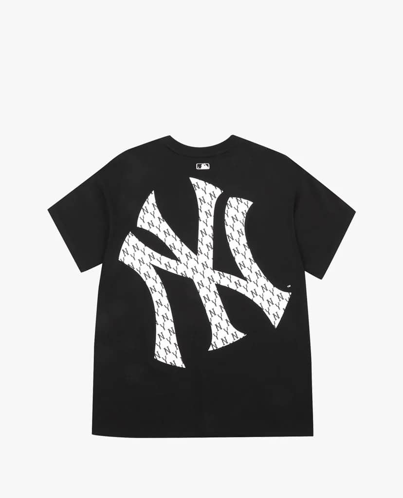 ao-thun-mlb-monogram-mega-logo-new-york-yankees-black-31tsm2131-50l