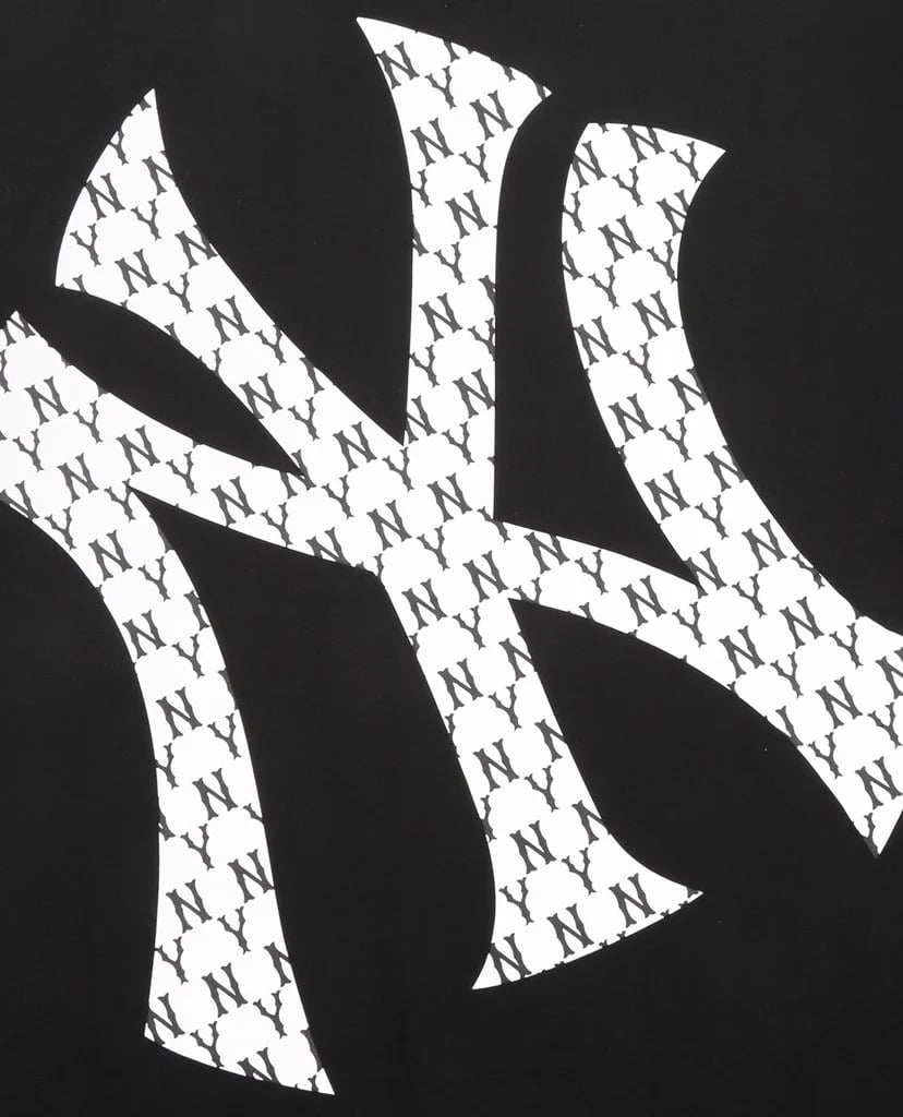 ao-thun-mlb-monogram-mega-logo-new-york-yankees-black-31tsm2131-50l