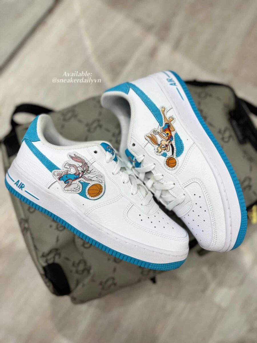 giày 'space jam' x nike air force 1 '07 'hare' (gs) dm3353-100