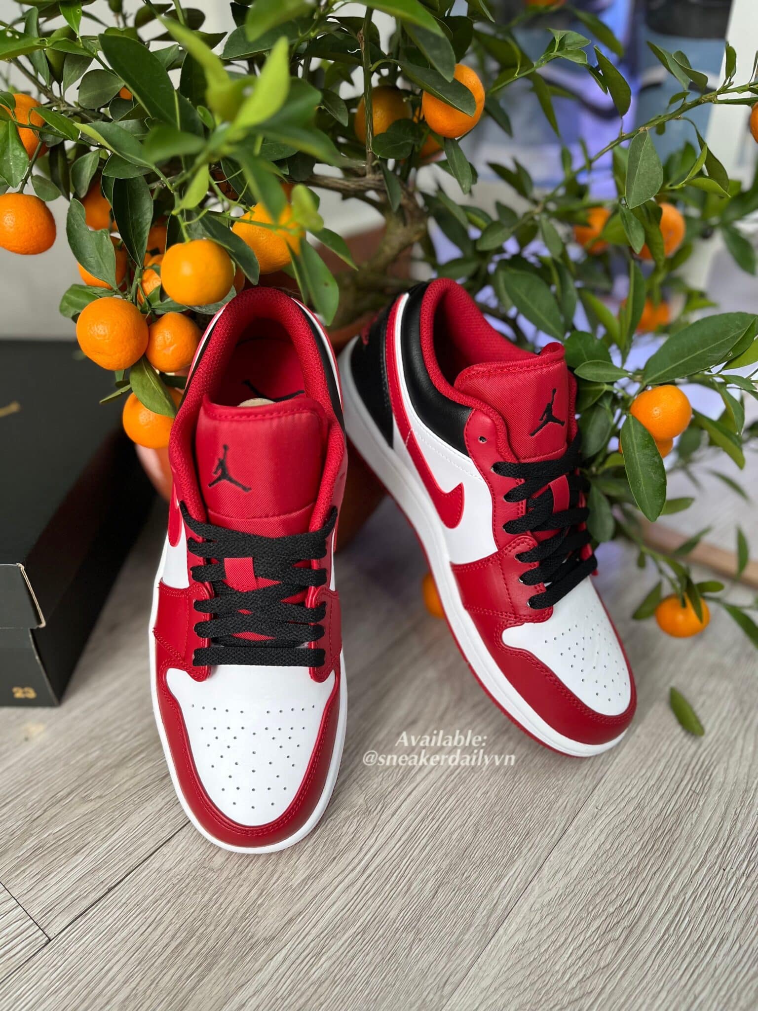 Giày Nike Air Jordan 1 Low 'Chicago Bulls' 553558-163 - Sneaker Daily