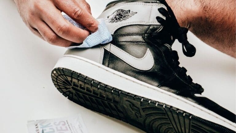 cach-chong-gay-mui-giay-jordan