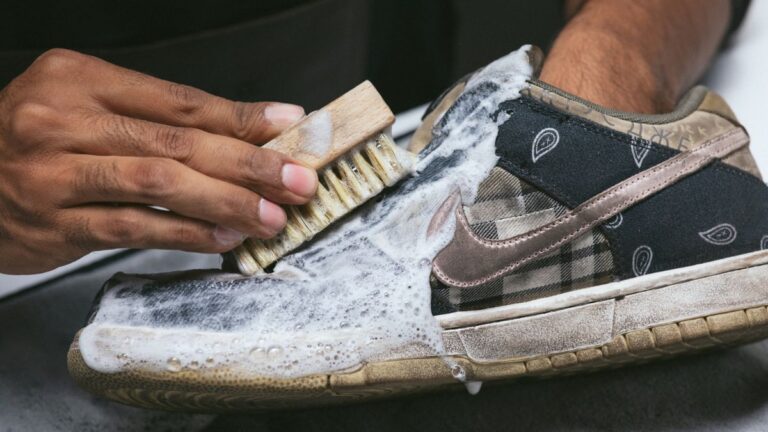 Top 10 dịch vụ giặt giày Hà Nội chất lượng và uy tín hiện nay