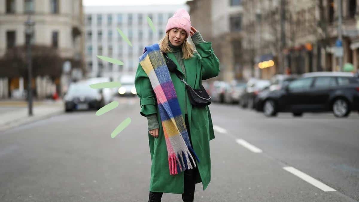 phối đồ với sweater đơn giản, đầy khác biệt dành cho nam và nữ
