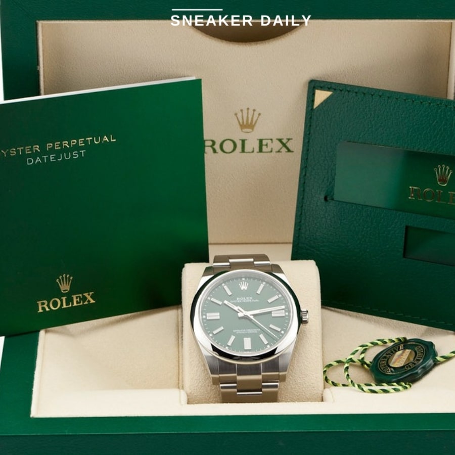 đồng hồ rolex oyster perpetual 41 green 124300