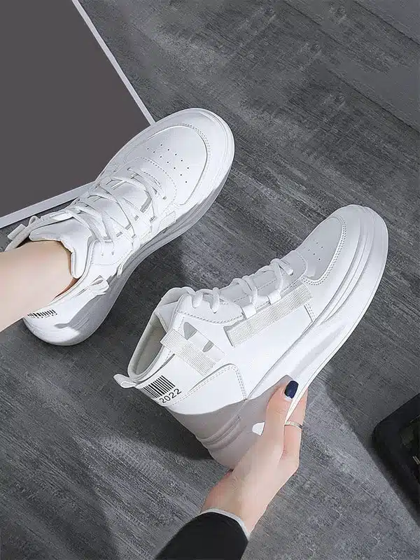 Đầm trắng mang giày màu gì là đẹp nhất? - Sneaker Daily