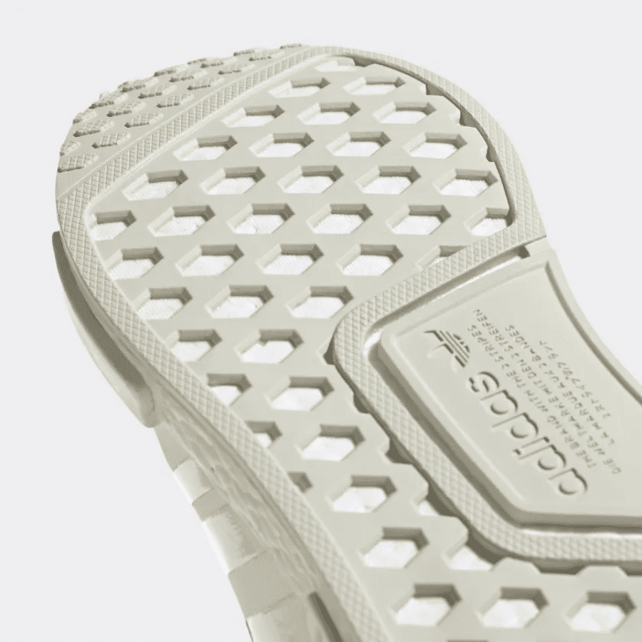 giay-adidas-nmd-r1-off-white-sand-fv1793