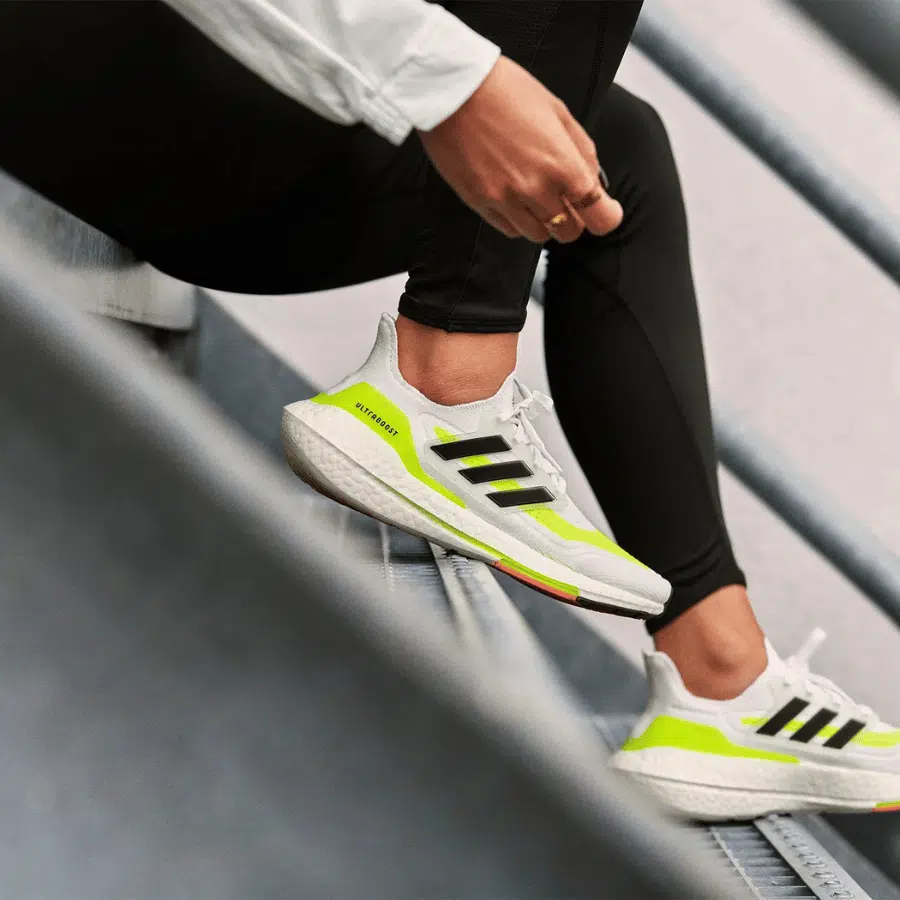 Giay adidas UltraBoost 21 White Solar Green FY0401