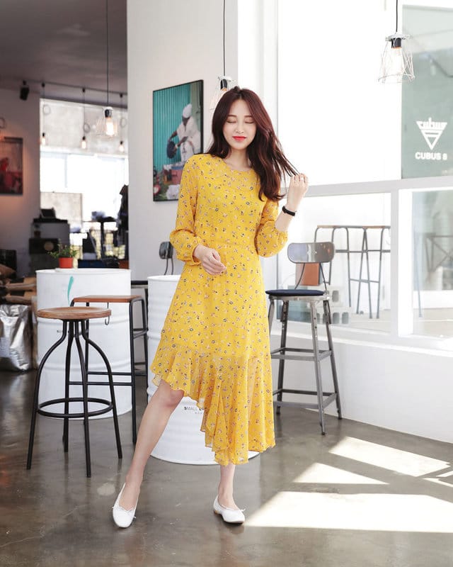 đầm vàng mang giày màu gì? cách phối đồ giúp bạn luôn tự tin sải bước