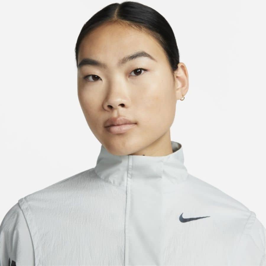ao-nike-therma-fit-run-division-ladies-jacket-light-silver-dx0326-034