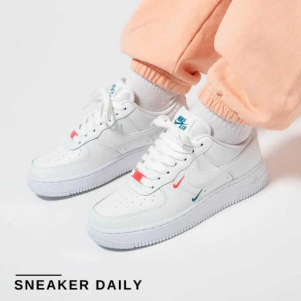 Giày Nike Air Force 1 '07 Essential 'Summit White Solar Red' (WMNS ...