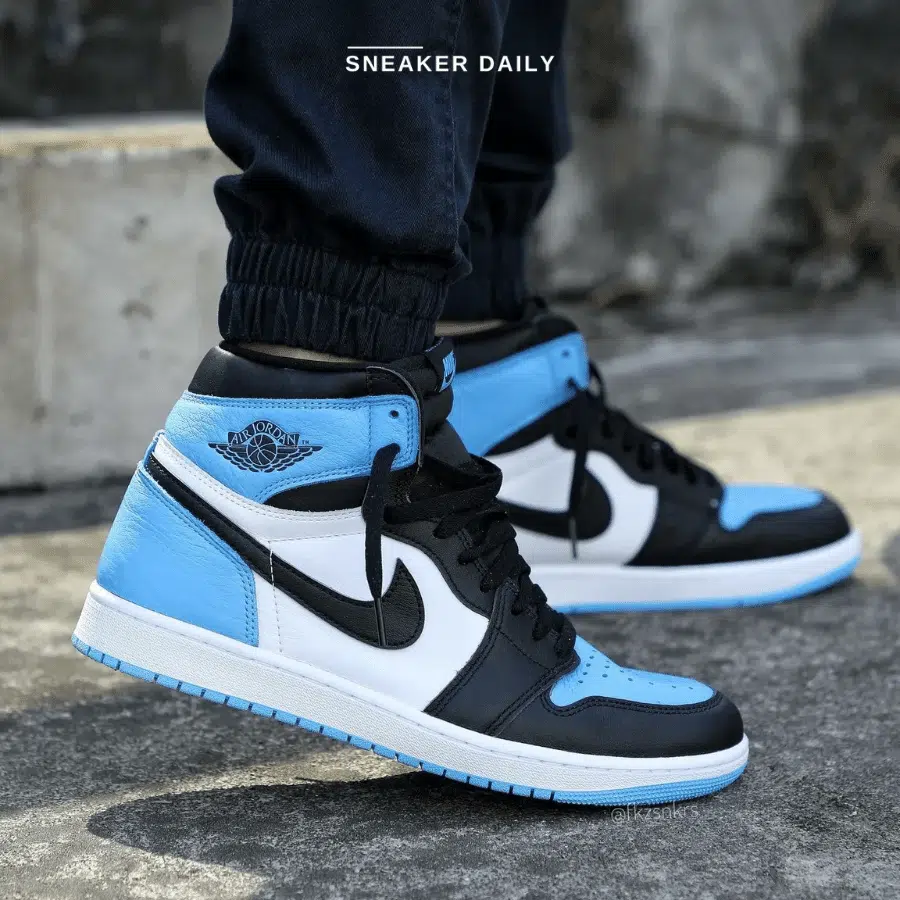 Giày Nike Air Jordan Retro High OG 'UNC Toe' DZ5485-400