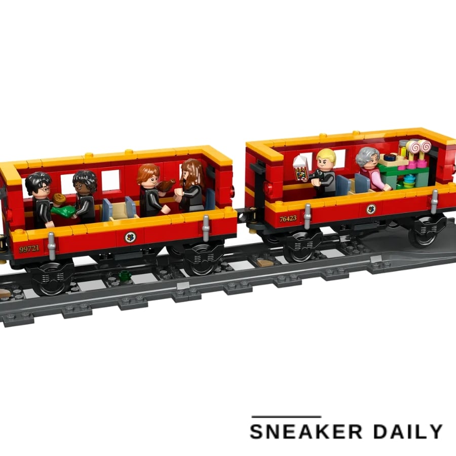lego hogwarts express ™ train set with hogsmeade station™ 76423