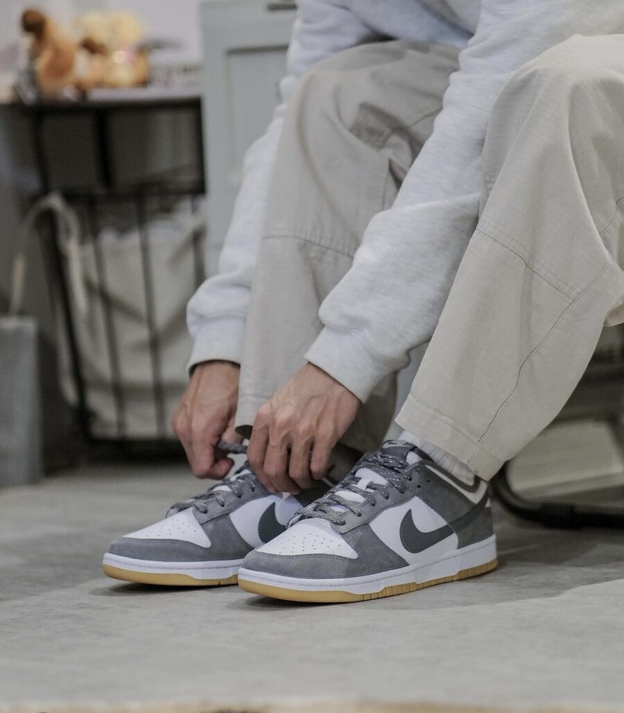 giày nike dunk low 'smoke grey gum' fv0389-100