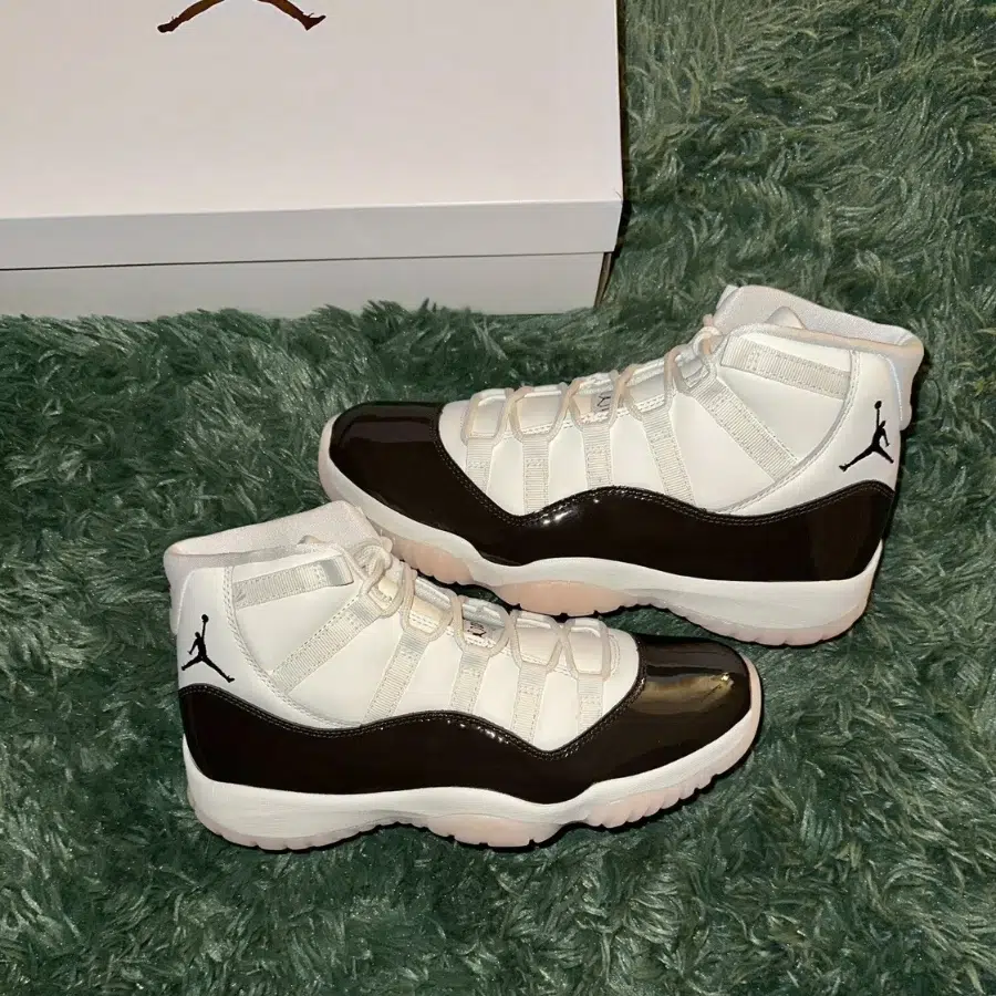 Giày Air Jordan 11 Retro 'Neapolitan' (WMNS) AR0715-101