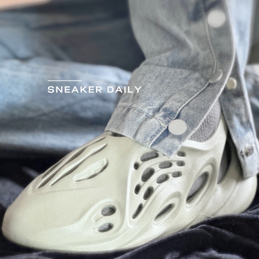 giày adidas originals yeezy foam runner 'stone salt' gv6840