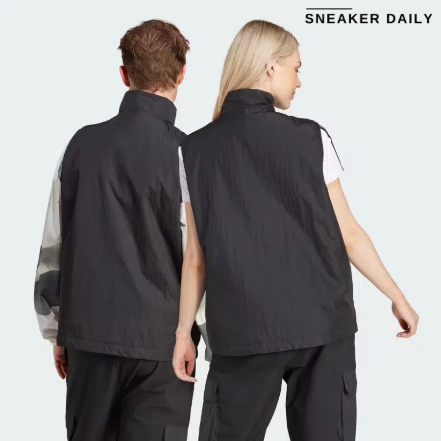 FIELDCORE UTILITY VEST Size : M Price : 250.000₫ (SOLD) Condition : 9/10 -  Áo khoác vest màu đen, chất vải dù phối lưới, ... | Instagram
