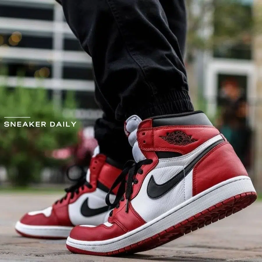 Giày Air Jordan 1 Retro High OG 'Chicago' 2015 555088-101