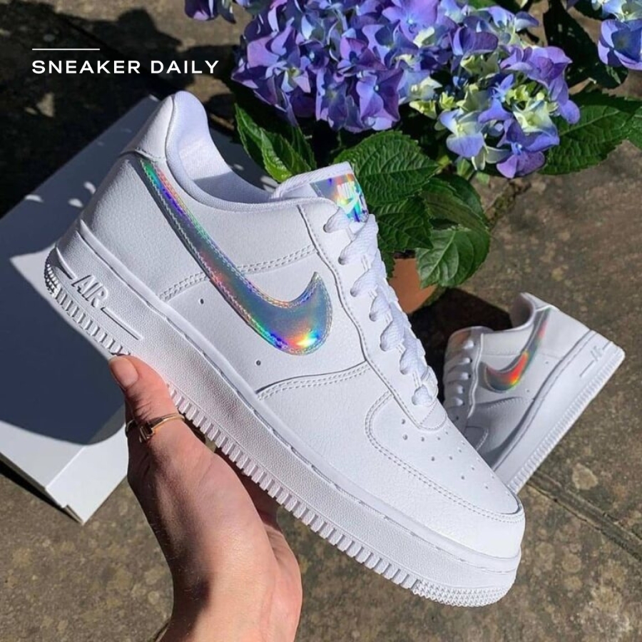 Giay WMNS Nike Air Force 1 Low Iridescent Swoosh CJ1646 100