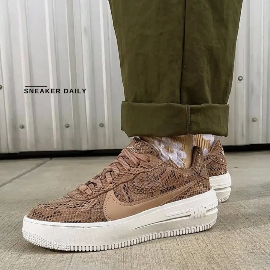 Giày (WMNS) Nike Air Force 1 PLT.AF.ORM 'Snakeskin' FJ4965-200