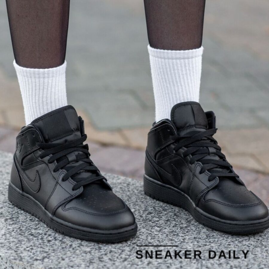 giày air jordan 1 mid 'triple black' 2022 (gs) 554725-093