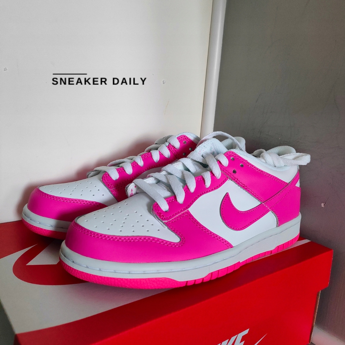 Giày (GS) Nike Dunk Low 'Laser Fuchsia' FB9109-102