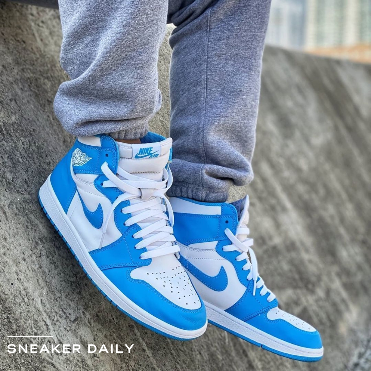 Giày Air Jordan 1 Retro High OG 'UNC' 555088-117