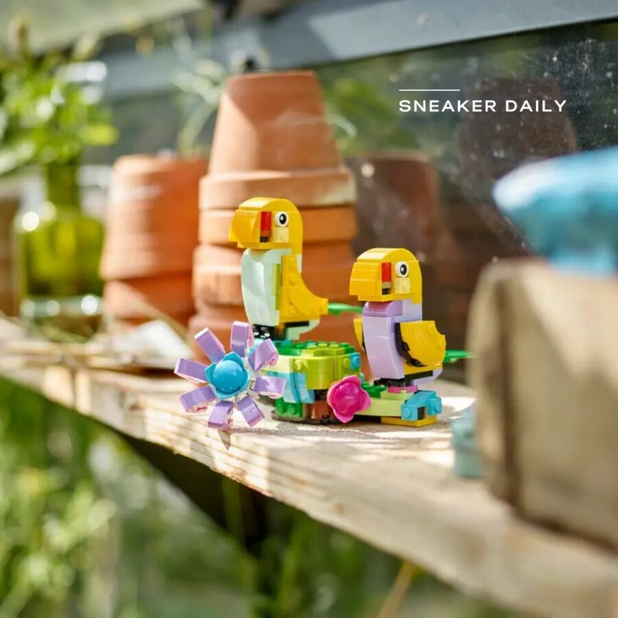 lego flowers in watering can 31149