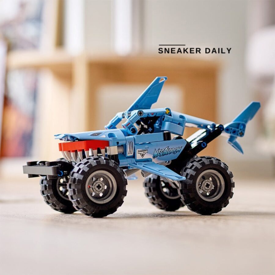 lego monster jam™ megalodon™ 42134