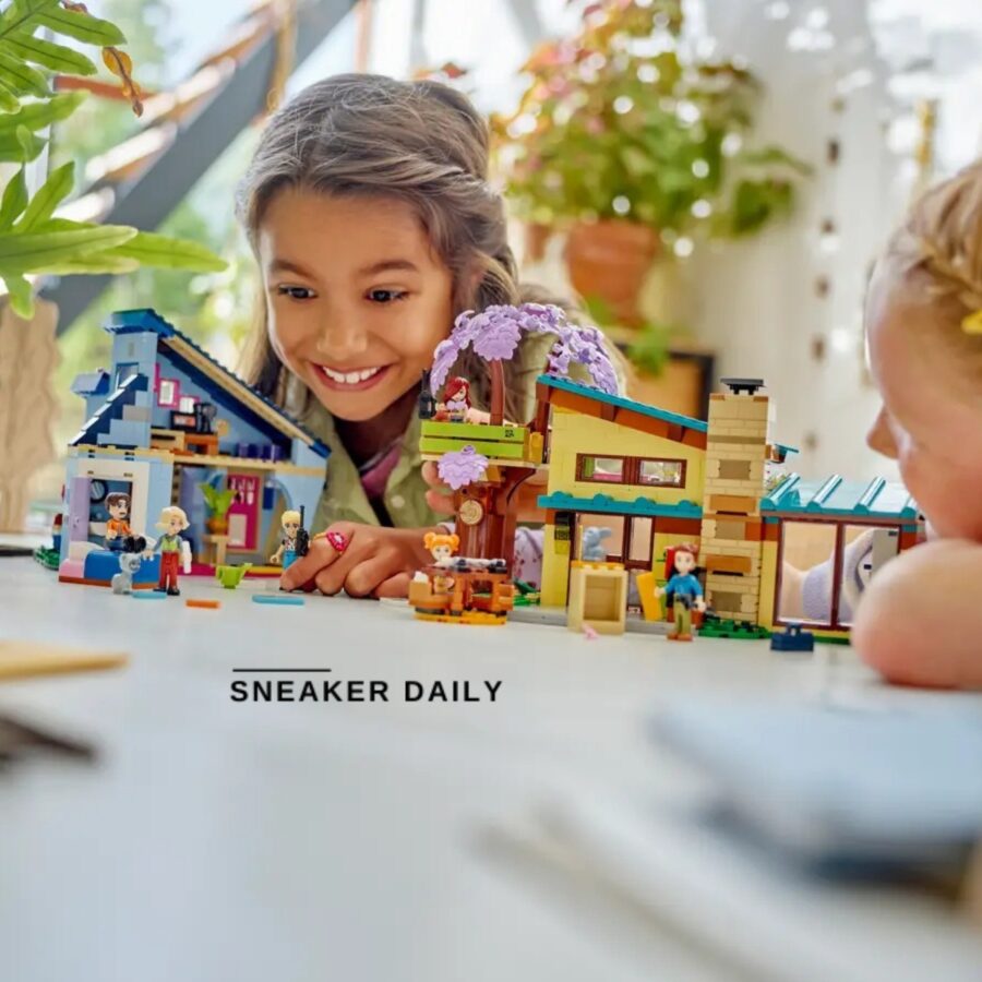 lego olly and paisley's family houses 42620