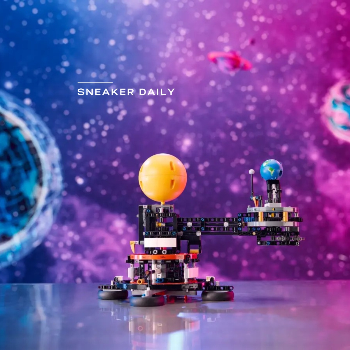 LEGO Planet Earth and Moon in Orbit 42179