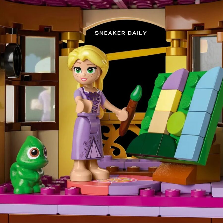 lego rapunzel's tower & the snuggly duckling 43241