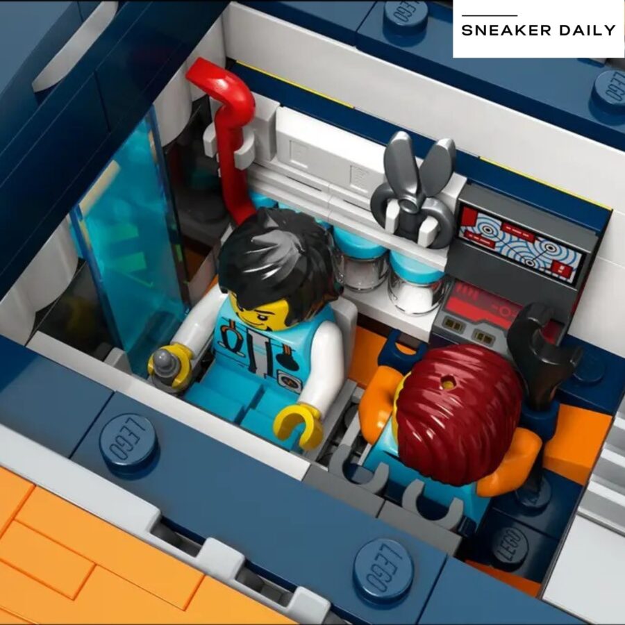 lego deep-sea explorer submarine 60379