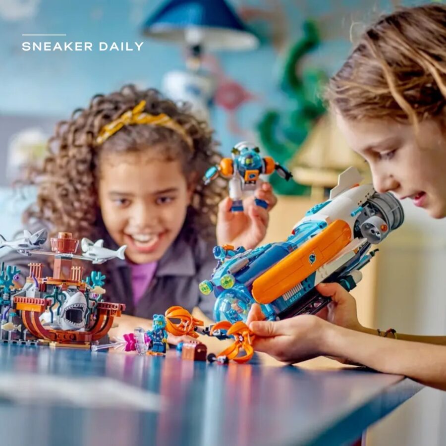 lego deep-sea explorer submarine 60379