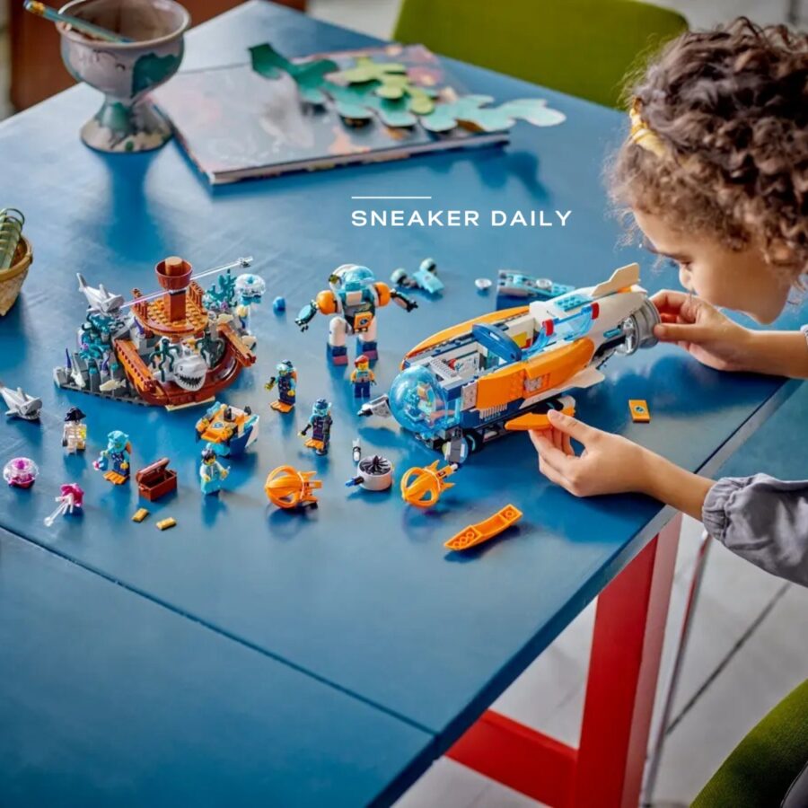 lego deep-sea explorer submarine 60379