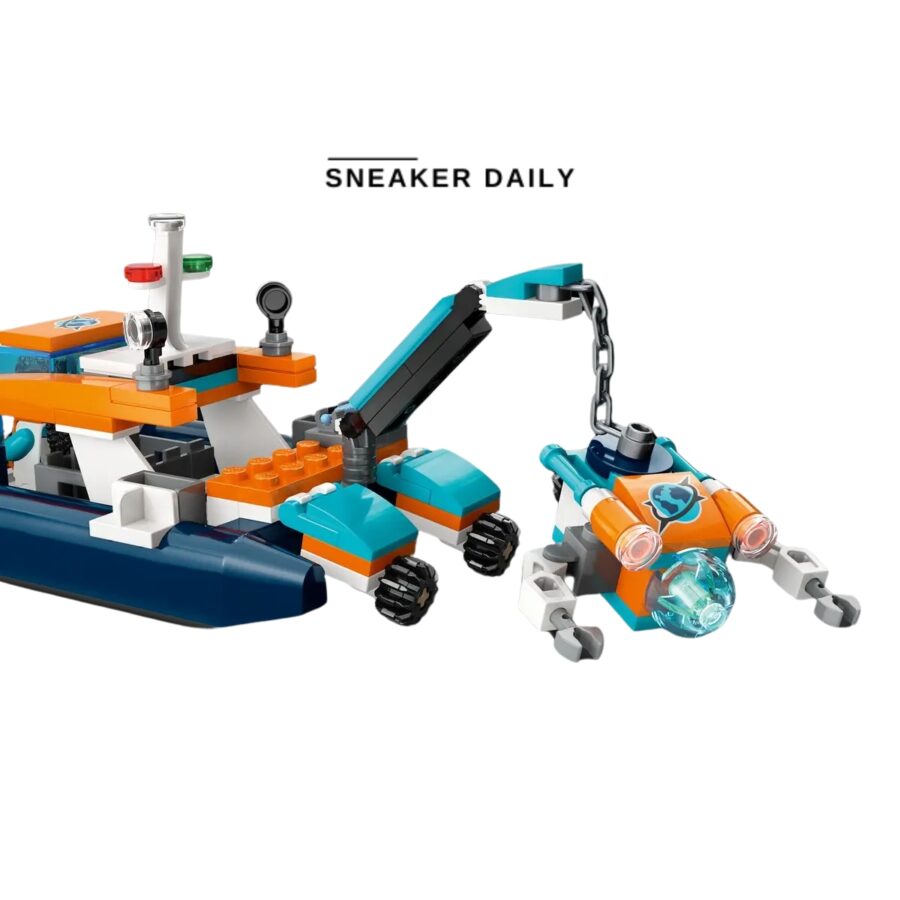 lego explorer diving boat 60377