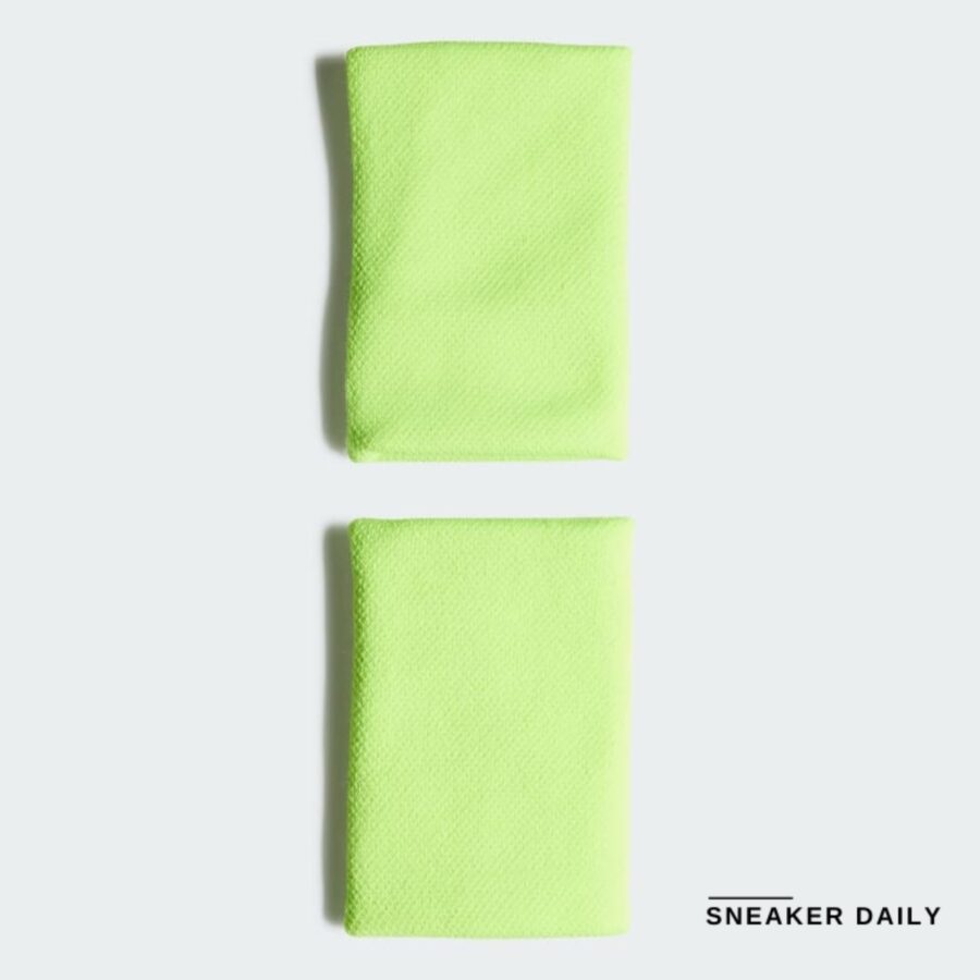 băng cổ tay adidas tennis wristband large 'lucid lemon' in5950