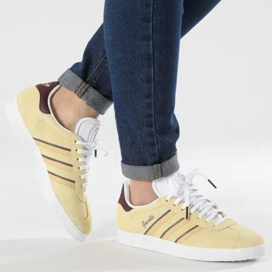 giày adidas gazelle 'almost yellow maroon' (wmns) ie0443