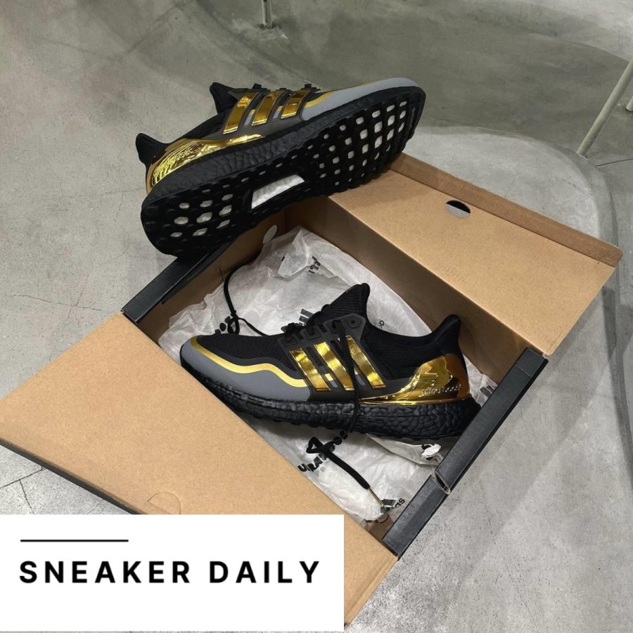 giày adidas ultraboost 'metallic gold' eg8102