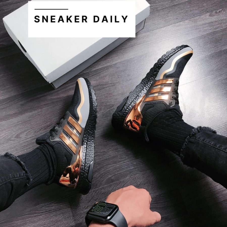 giày adidas ultraboost 'metallic gold' eg8102