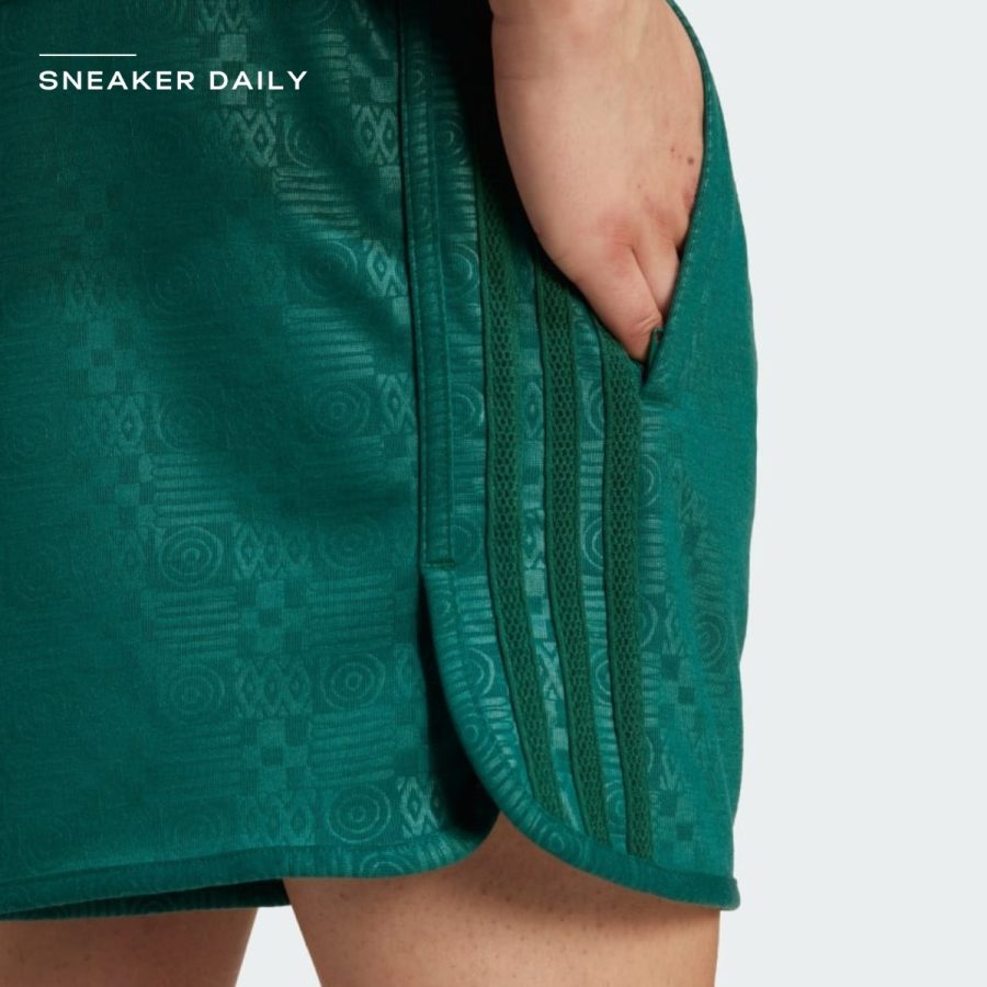 quần adidas '80s embossed 3-stripes sprinter shorts - collegiate green jc6515