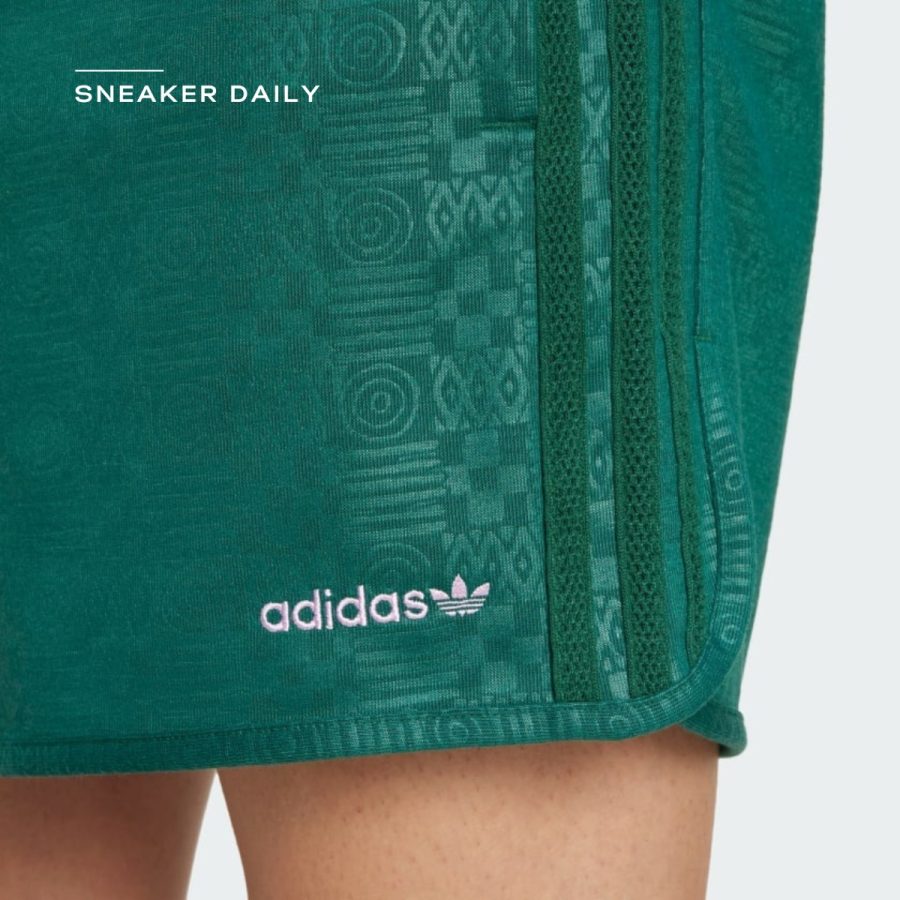 quần adidas '80s embossed 3-stripes sprinter shorts - collegiate green jc6515