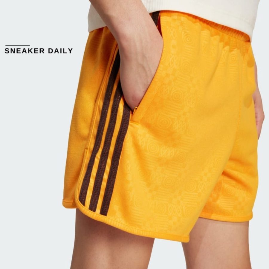 quần adidas '80s embossed 3-stripes sprinter shorts - eqt orange jc6514