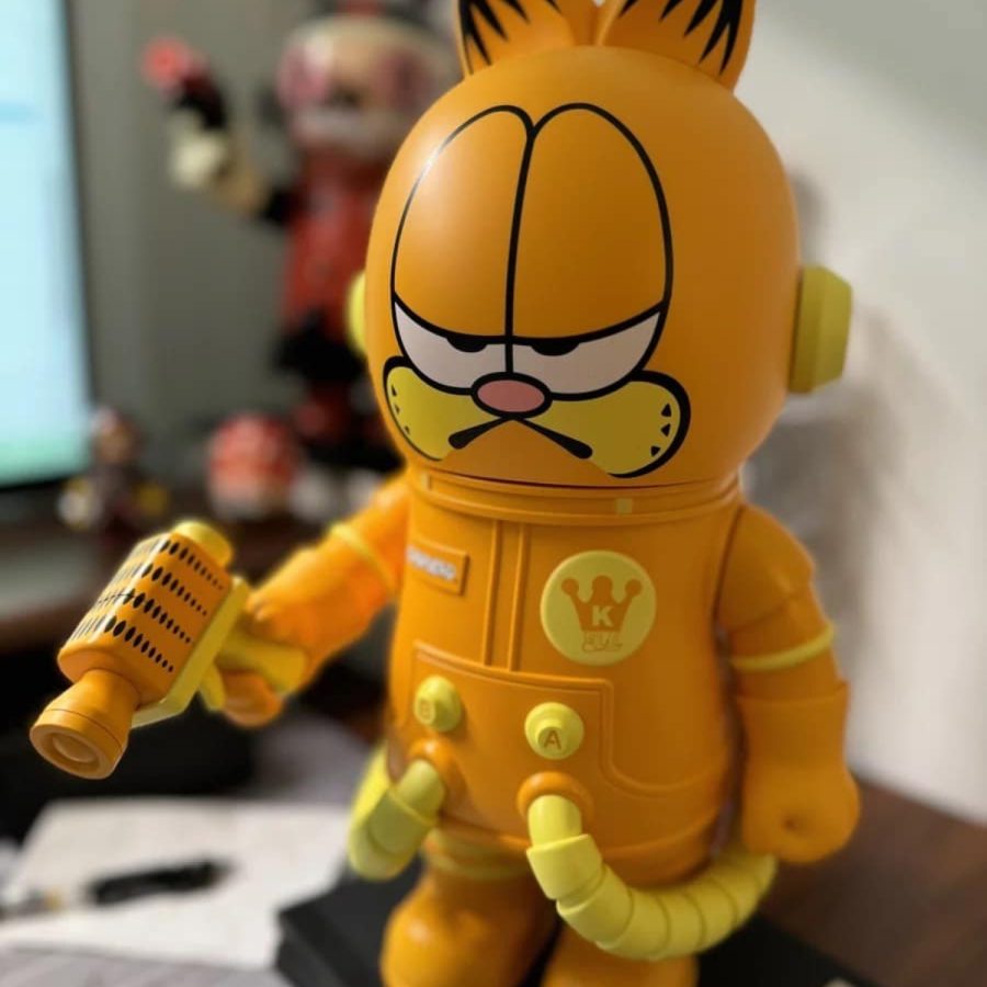 mô hình mega space molly 400% garfield pop mart 6941848280817