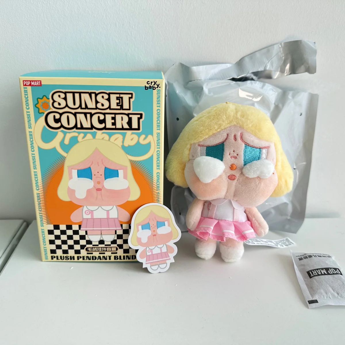 pop mart crybaby sunset concert